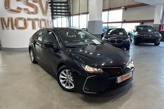 Usado Toyota Corolla Sol 126 CV (92 kW) 2023 Negro Berlina