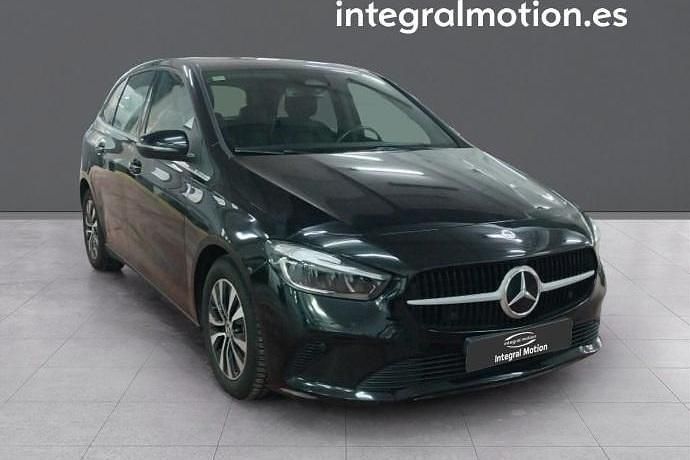 Usado Mercedes B180 136 CV (100 kW) 2023 Monovolumen