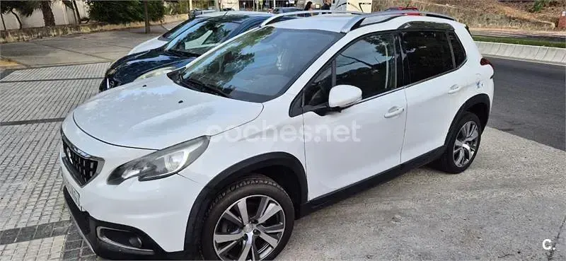 Usado Peugeot 2008 GT-line 120 CV (88 kW) 2017 Blanco SUV
