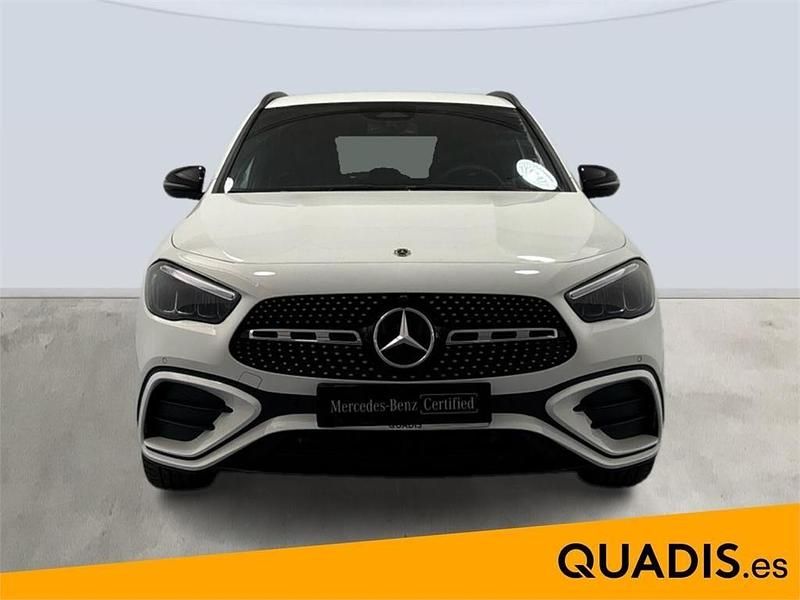 Usado Mercedes GLA200 AMG line 150 CV (110 kW) 2025 Blanco polar SUV