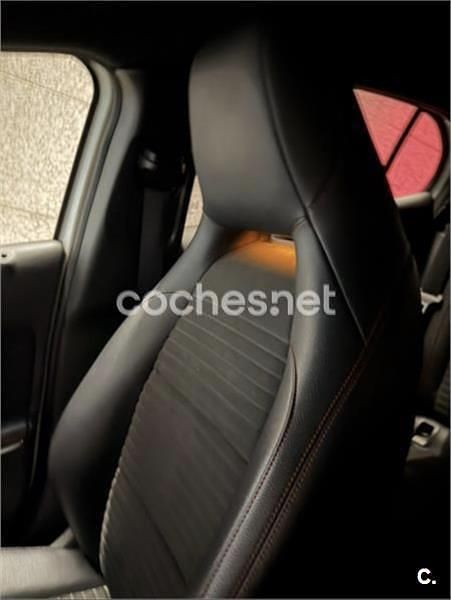 Usado Mercedes GLA180 122 CV (89 kW) 2019 Blanco SUV