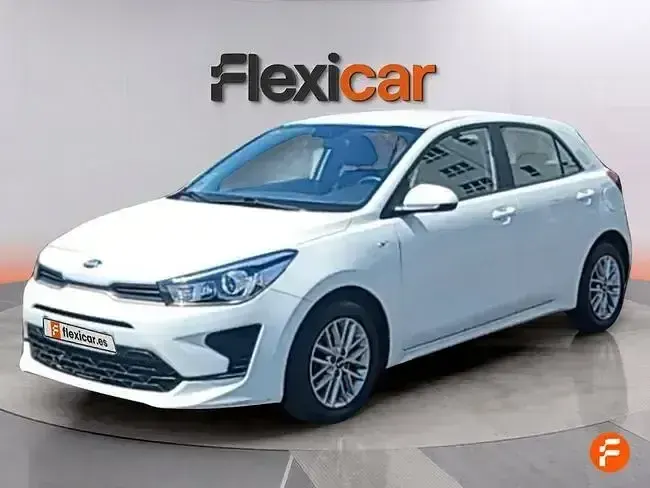 Usado Kia Rio 84 CV (61 kW) 2021 Blanco Berlina