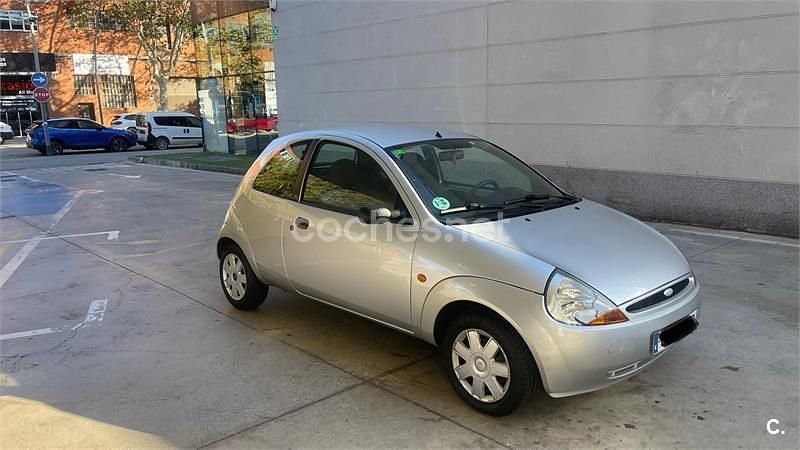 Usado Ford Ka 70 CV (51 kW) 2006 Gris / plata Utilitario
