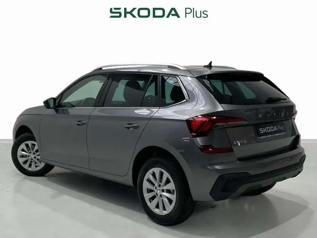 Usado Skoda Kamiq Selection 116 CV (85 kW) 2025 Gris SUV