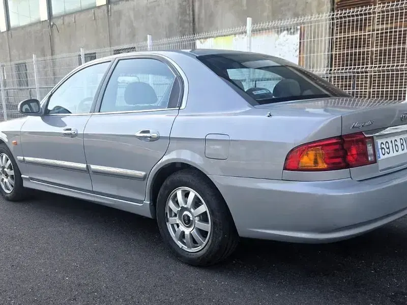 Usado Kia Magentis 136 CV (100 kW) 2003 Gris / plata Berlina