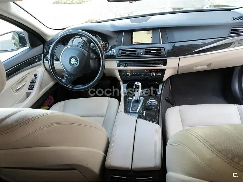 Usado BMW 520 184 CV (135 kW) 2014 Negro Familiar