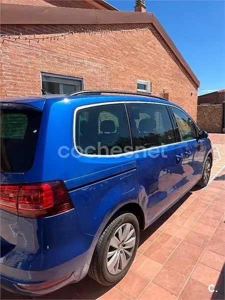 Usado VW Sharan Advance 150 CV (110 kW) 2019 Azul Monovolumen