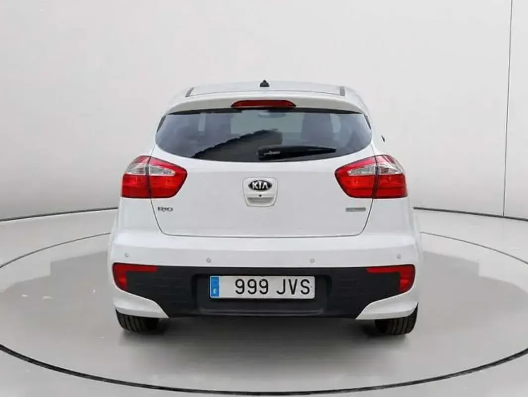 Usado Kia Rio 84 CV (61 kW) 2016 Blanco Utilitario