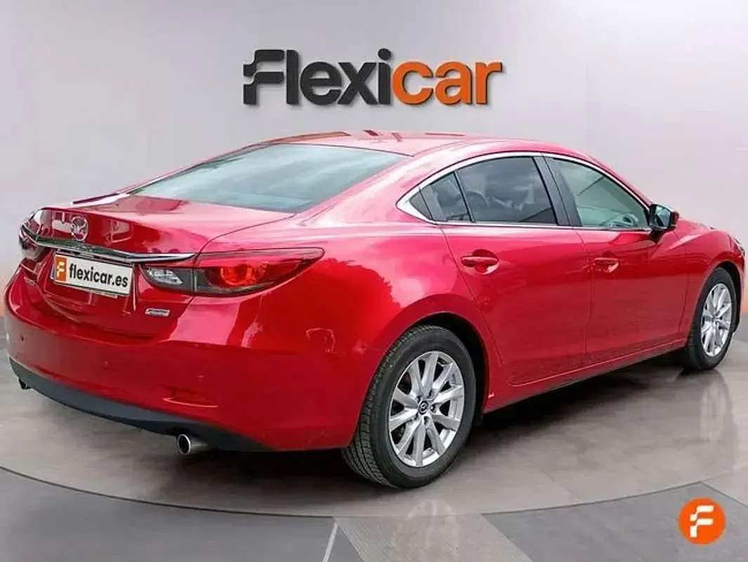 Używany Mazda 6 Edition 150 KM (110 kW) 2017 Czerwony Sedan/Limuzyna