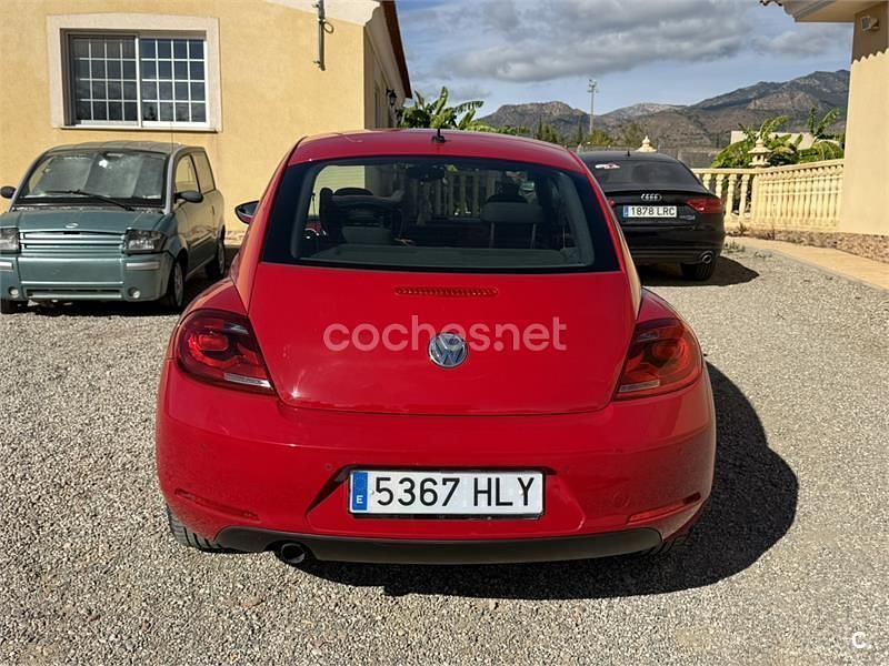 Usado VW Beetle Design 105 CV (77 kW) 2012 Rojo Utilitario
