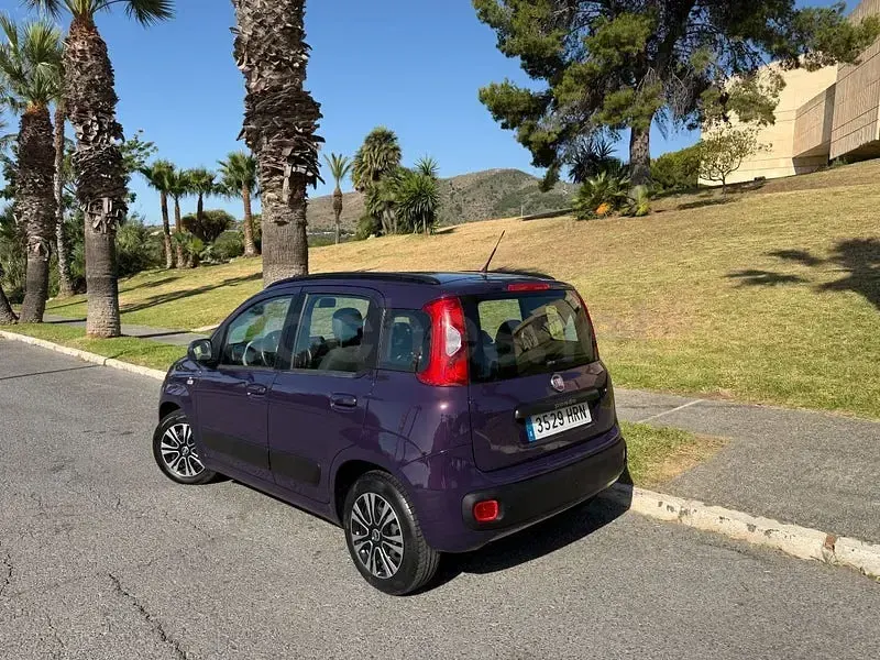 Usado Fiat Panda Lounge 69 CV (50 kW) 2013 Azul Utilitario