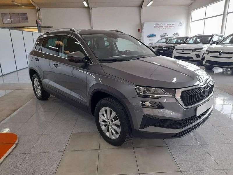 Usado Skoda Karoq Style 150 CV (110 kW) 2023 Gris SUV