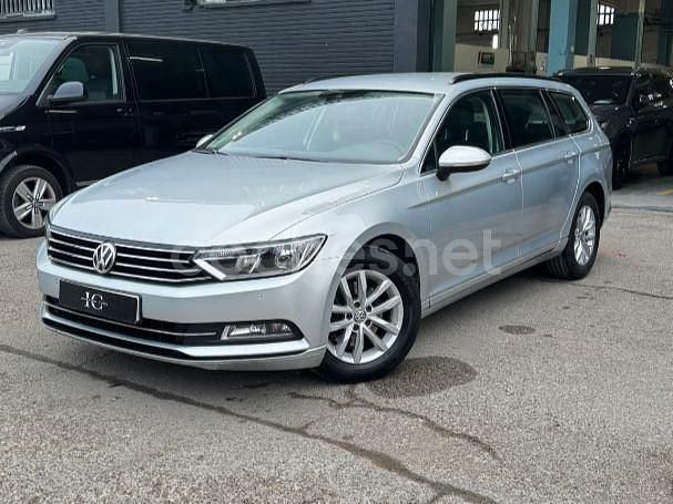 Gris / plata Usado 2018 VW Passat Advance Familiar | 14.999 € (Buen precio) - Imagen 1/4