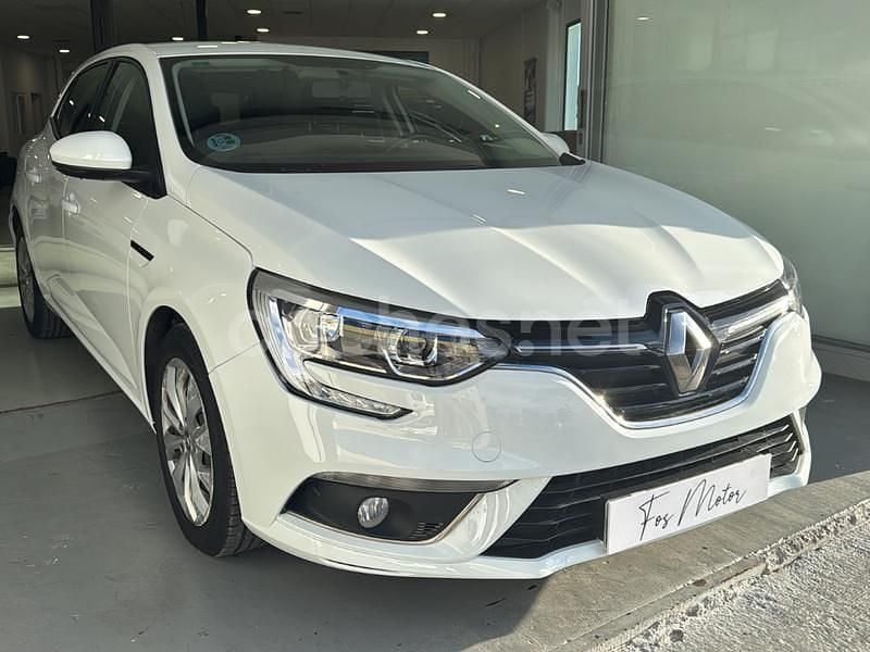 Usado Renault Mégane IV Business 90 HP (66 kW) 2017 Branco Sedan