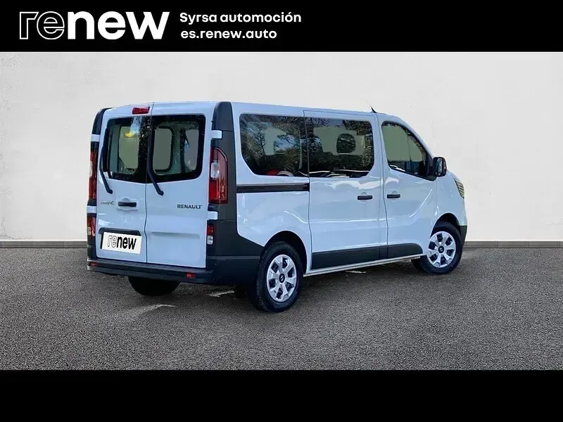 Usado Renault Trafic 110 CV (80 kW) 2025 Blanco Monovolumen