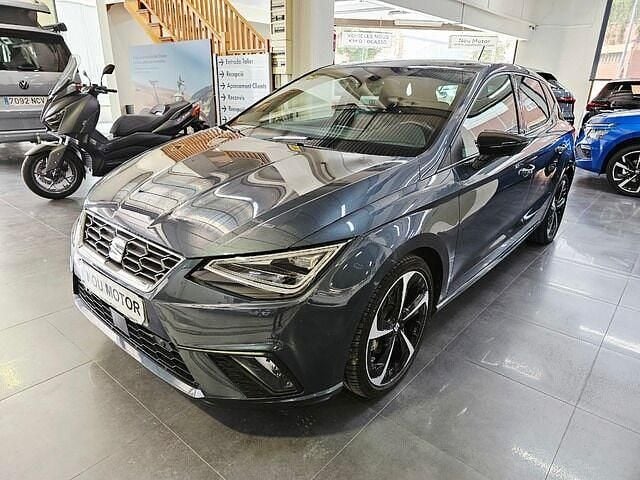 Gris / plata Usado 2021 Seat Ibiza FR Berlina | 19.400 € (Caro) - Imagen 1/4