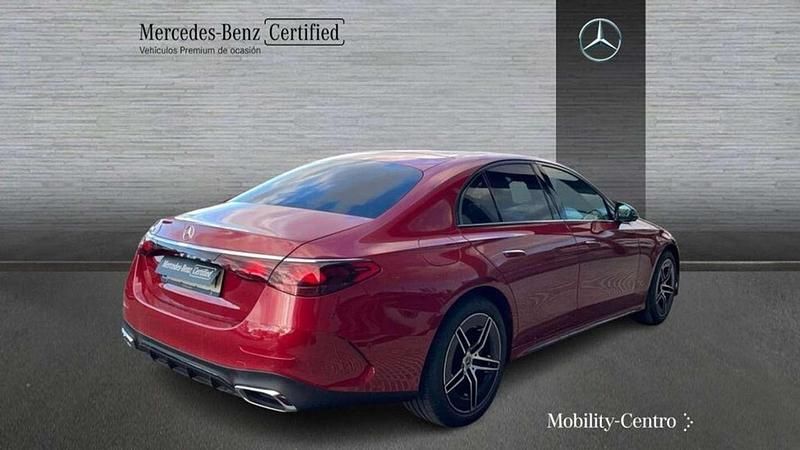 Usado Mercedes E200 207 CV (152 kW) 2025 Rojo Berlina