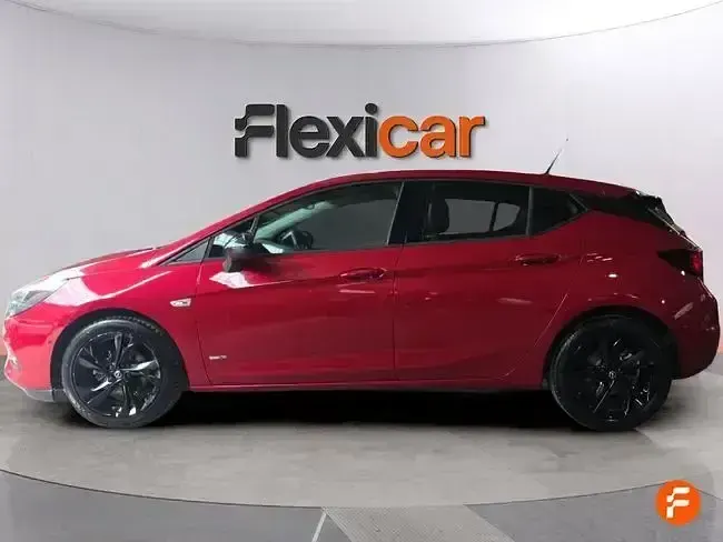 Usado Opel Astra Design & Tech 130 CV (95 kW) 2021 Rojo Berlina
