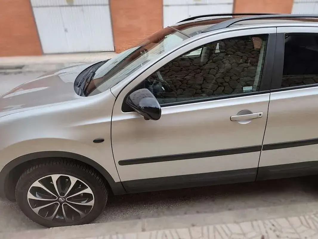 Usado Nissan Qashqai Acenta 131 CV (96 kW) 2013 Gris SUV