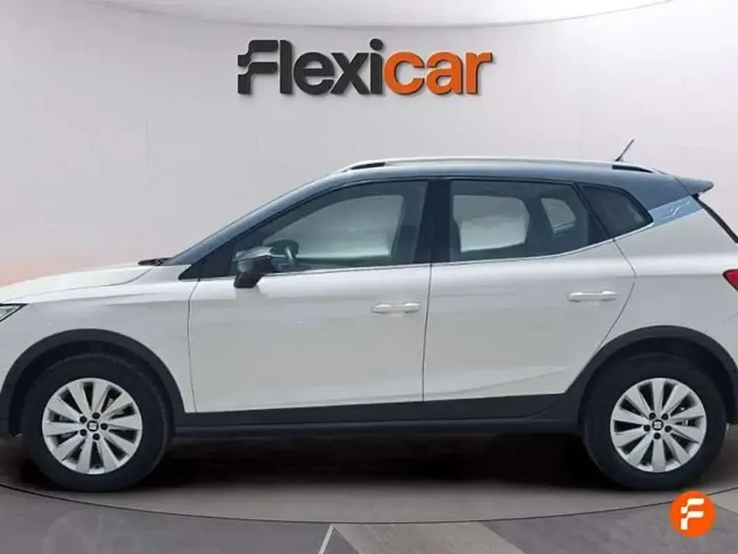 Usado Seat Arona Ecomotive 116 CV (85 kW) 2018 Blanco SUV
