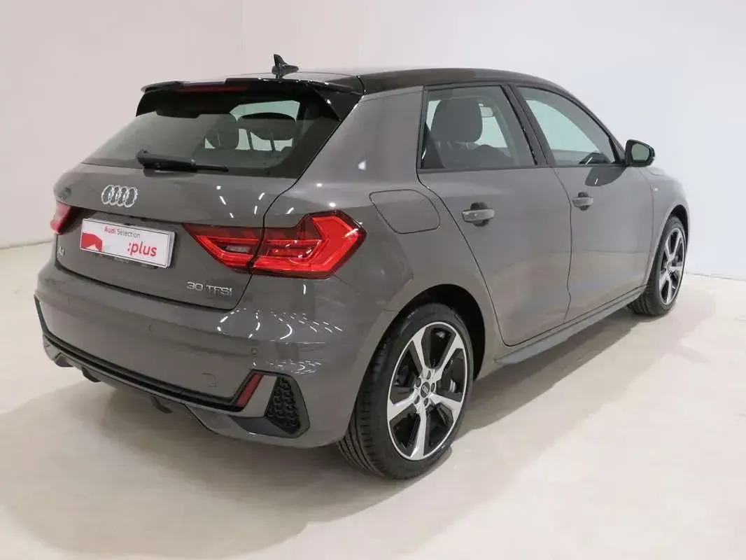 Usado Audi A1 Sportback 110 CV (80 kW) 2022 Gris Utilitario