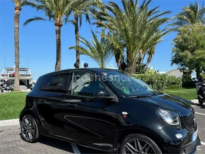 Usado Smart ForFour Passion 90 CV (66 kW) 2018 Negro Utilitario