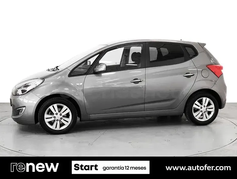 Usado Hyundai ix20 90 CV (66 kW) 2013 Gris / plata Utilitario