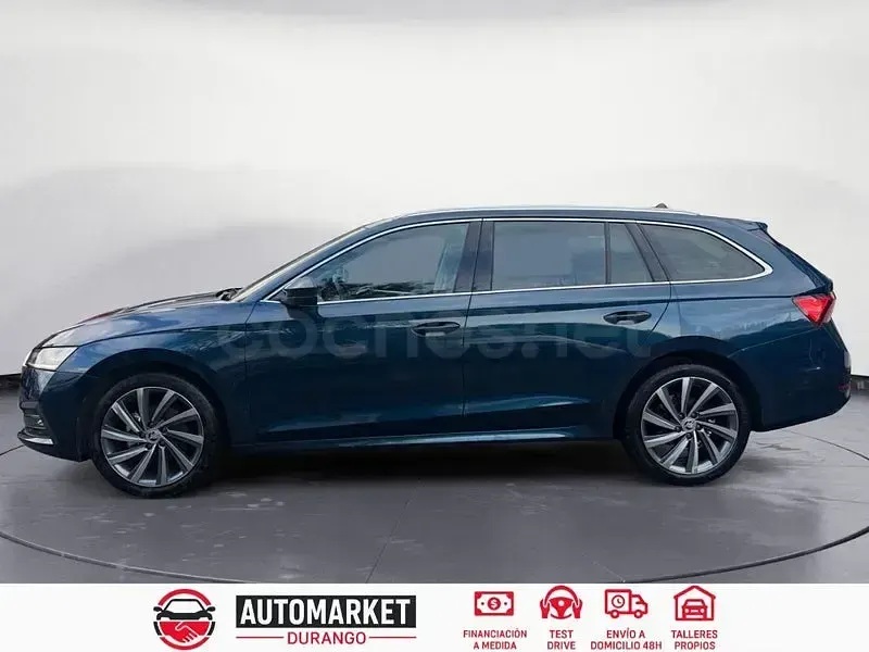 Usado Skoda Octavia Selection 150 CV (110 kW) 2023 Azul Familiar