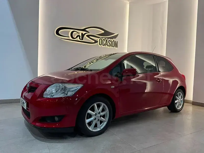 Usado Toyota Auris 90 CV (66 kW) 2008 Rojo Utilitario