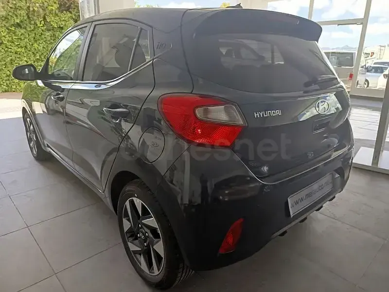 Nuevo Hyundai i10 63 CV (46 kW) 2026 Gris / plata Utilitario