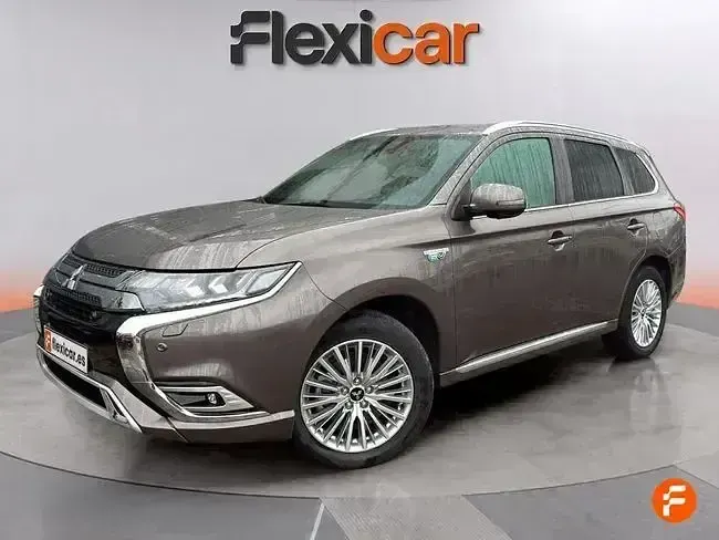 Usado Mitsubishi Outlander P-HEV 224 CV (164 kW) 2019 Marrón