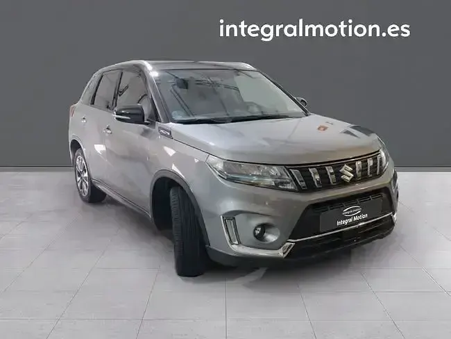Usado Suzuki Vitara GLX 129 CV (94 kW) 2023 Gris SUV