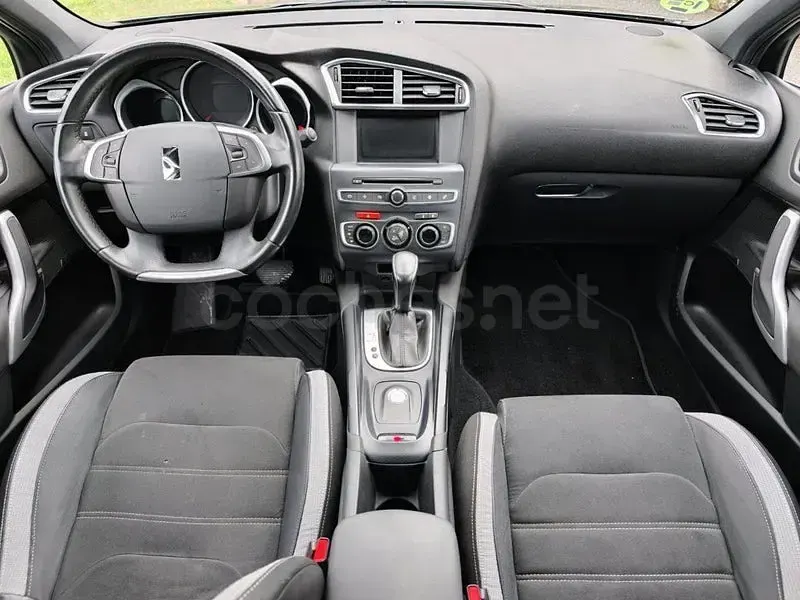 Usado DS Automobiles DS4 Style 120 CV (88 kW) 2016 Gris / plata Berlina