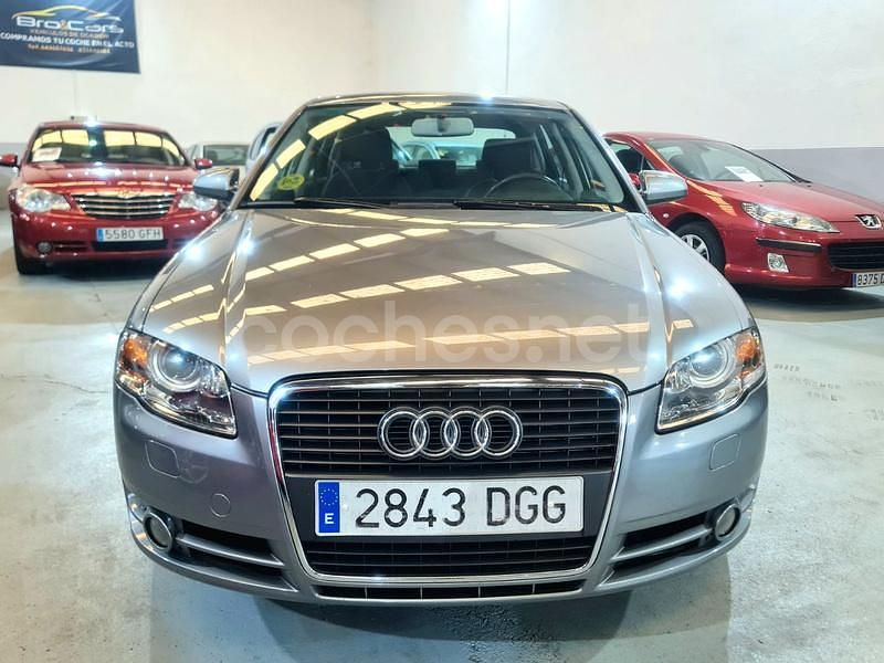 Gris / plata Usado 2005 Audi A4 Berlina | 5999 € (Precio justo) - Imagen 1/4