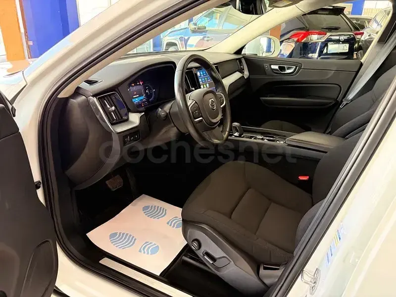 Usado Volvo XC60 Plus 350 CV (257 kW) 2022 Blanco SUV