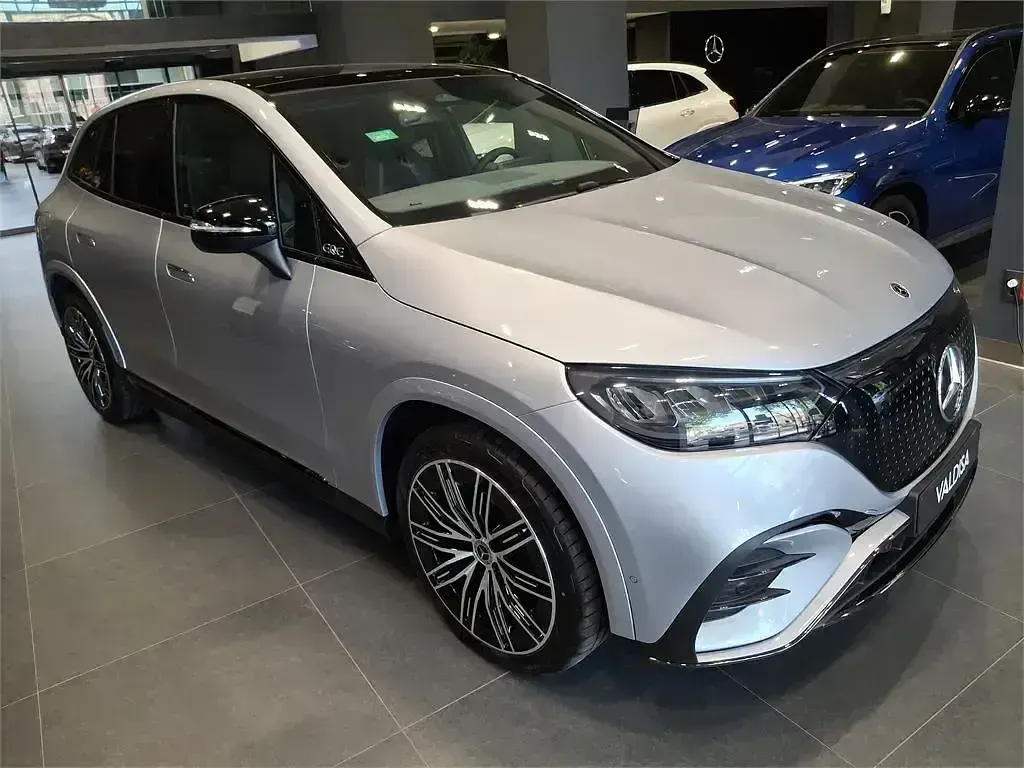 Nuevo Mercedes EQE350 AMG 235 kW (320 CV) 2026 Gris SUV