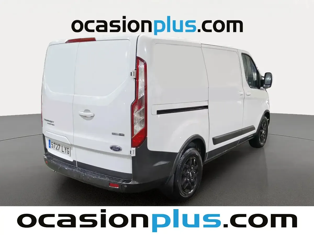 Usado Ford 300 130 CV (95 kW) 2022 Blanco Berlina