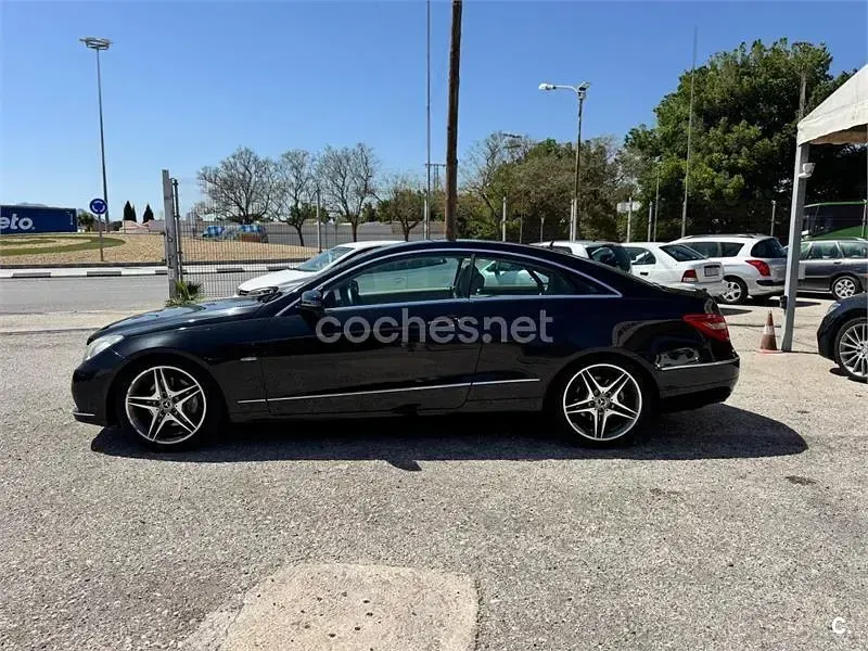 Usado Mercedes E250 Elegance 204 CV (150 kW) 2010 Negro Coupe