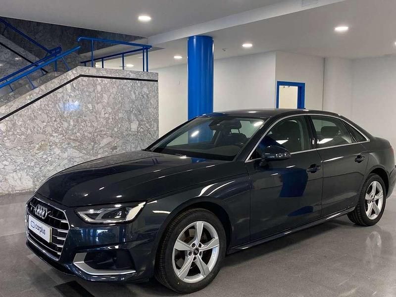 Usado Audi A4 Advanced 163 CV (119 kW) 2020 Gris Berlina