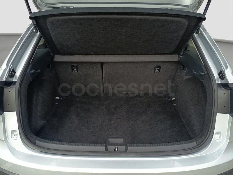 Usado VW Taigo 115 CV (84 kW) 2025 Gris / plata SUV