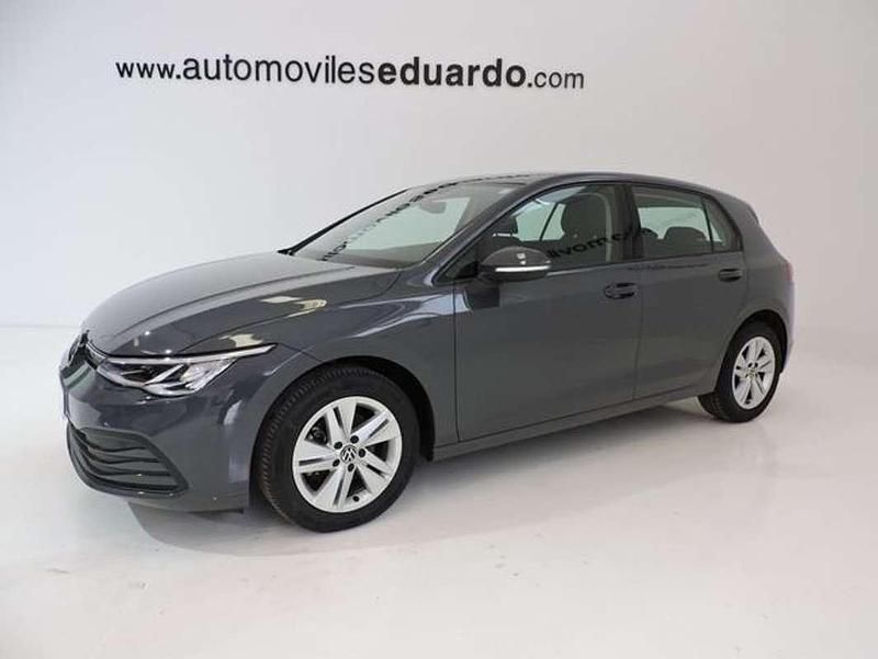 Usado VW Golf VIII Life 131 CV (96 kW) 2020 Gris Berlina
