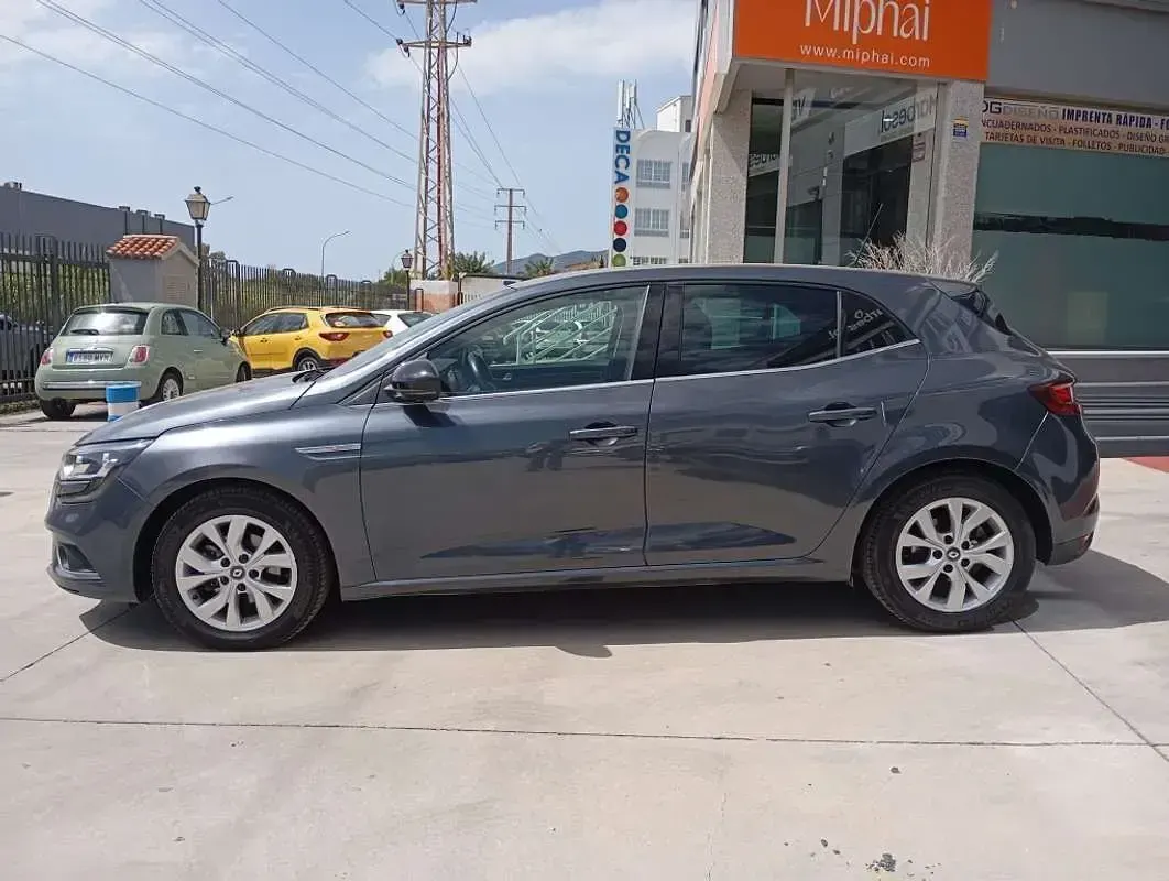 Usado Renault Mégane LIMITED 140 CV (102 kW) 2020 Azul Utilitario