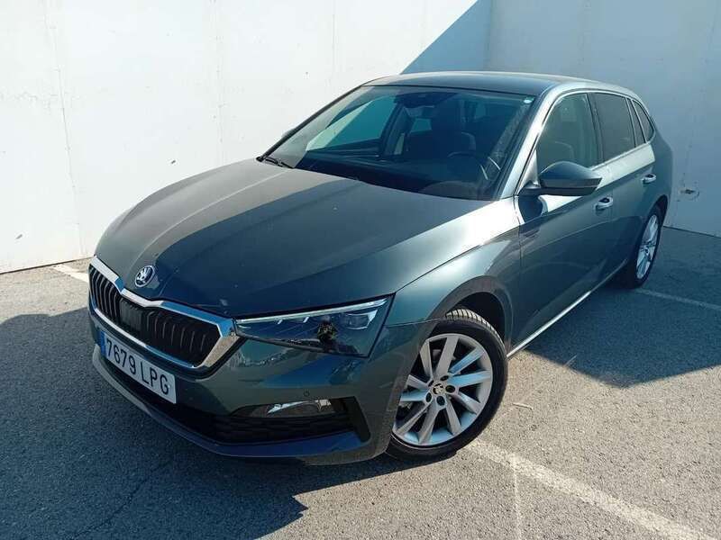 Gris Usado 2021 Skoda Scala Style Utilitario | 18.899 € (Precio justo) - Imagen 1/4