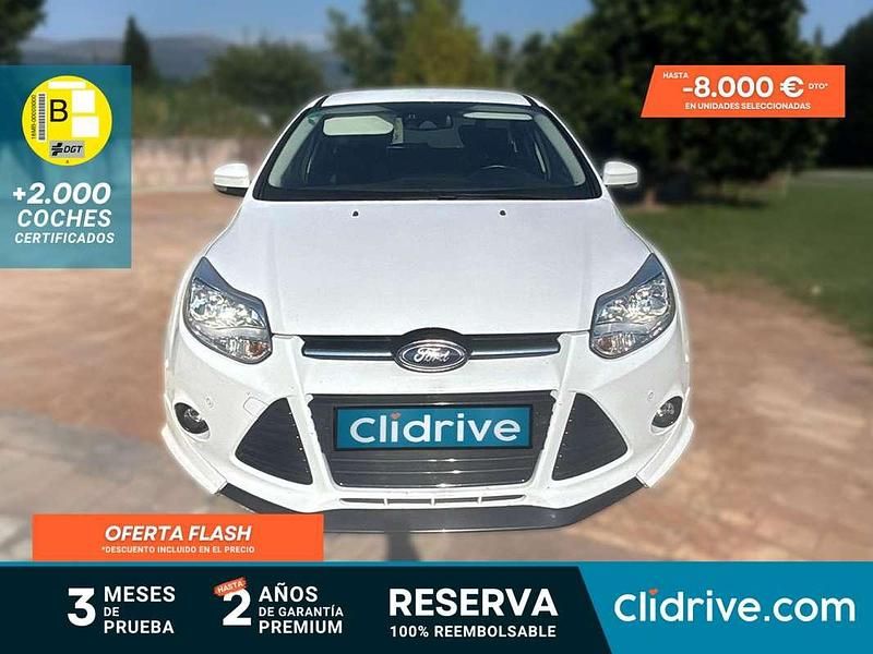 Blanco Usado 2014 Ford Focus Sport Utilitario | 8590 € (Precio justo) - Imagen 1/3