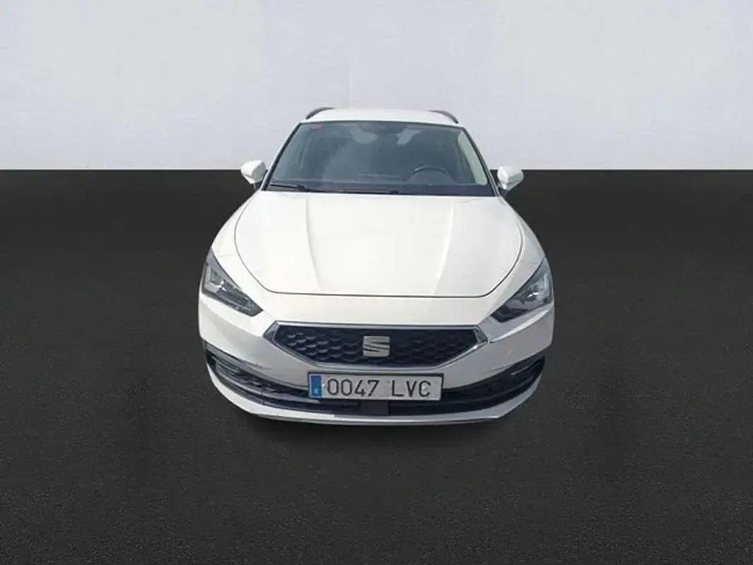 Usado Seat Leon Style 116 CV (85 kW) 2021 Blanco Familiar