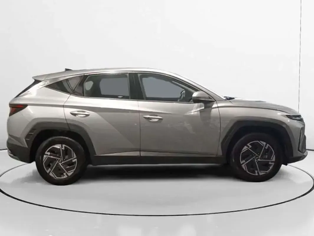Usado Hyundai Tucson 215 CV (158 kW) 2025 Gris SUV