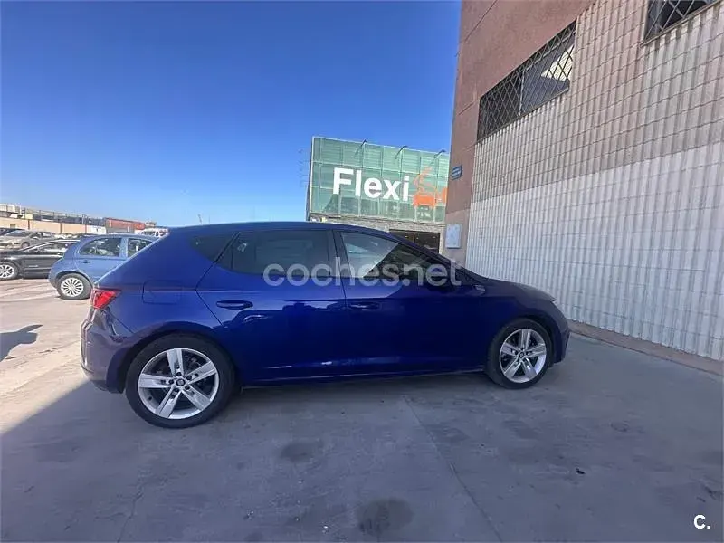 Usado Seat Leon FR 150 CV (110 kW) 2020 Azul Berlina