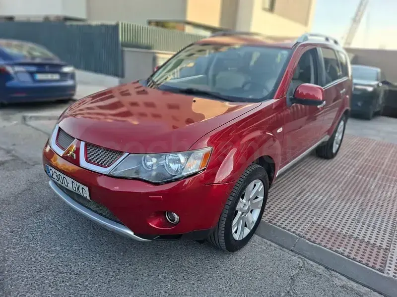 Usado Mitsubishi Outlander 140 CV (102 kW) 2009 Granate SUV