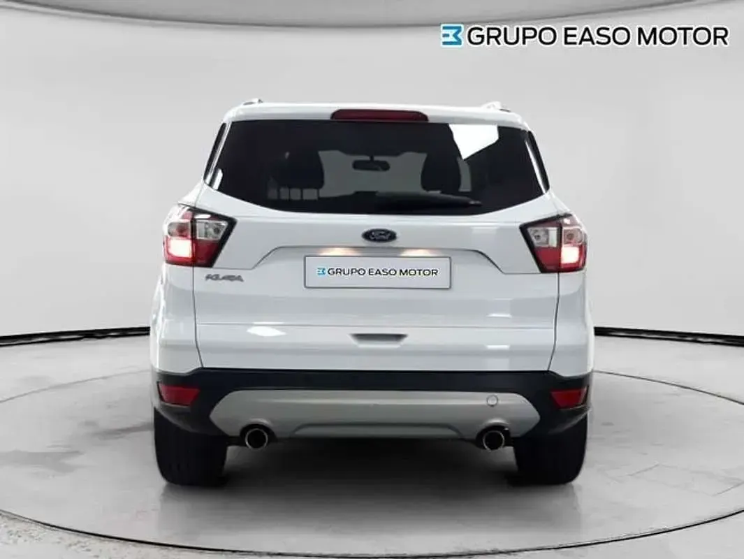 Usado Ford Kuga Trend 120 CV (88 kW) 2019 Blanco SUV