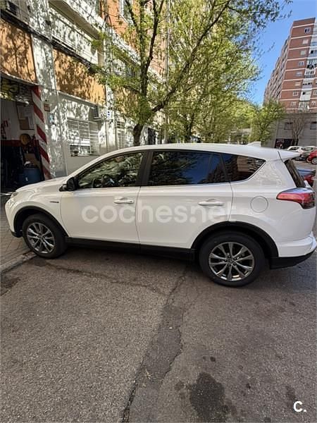 Usado Toyota RAV4 Hybrid Executive 197 CV (144 kW) 2018 Blanco SUV